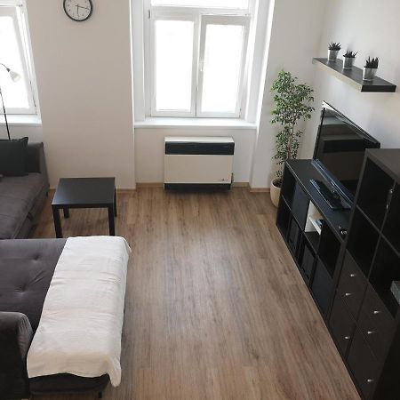 Fine Apartment In Centrum Of Slany With Aircondition Ngoại thất bức ảnh