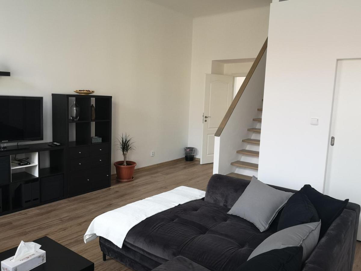 Fine Apartment In Centrum Of Slany With Aircondition Ngoại thất bức ảnh