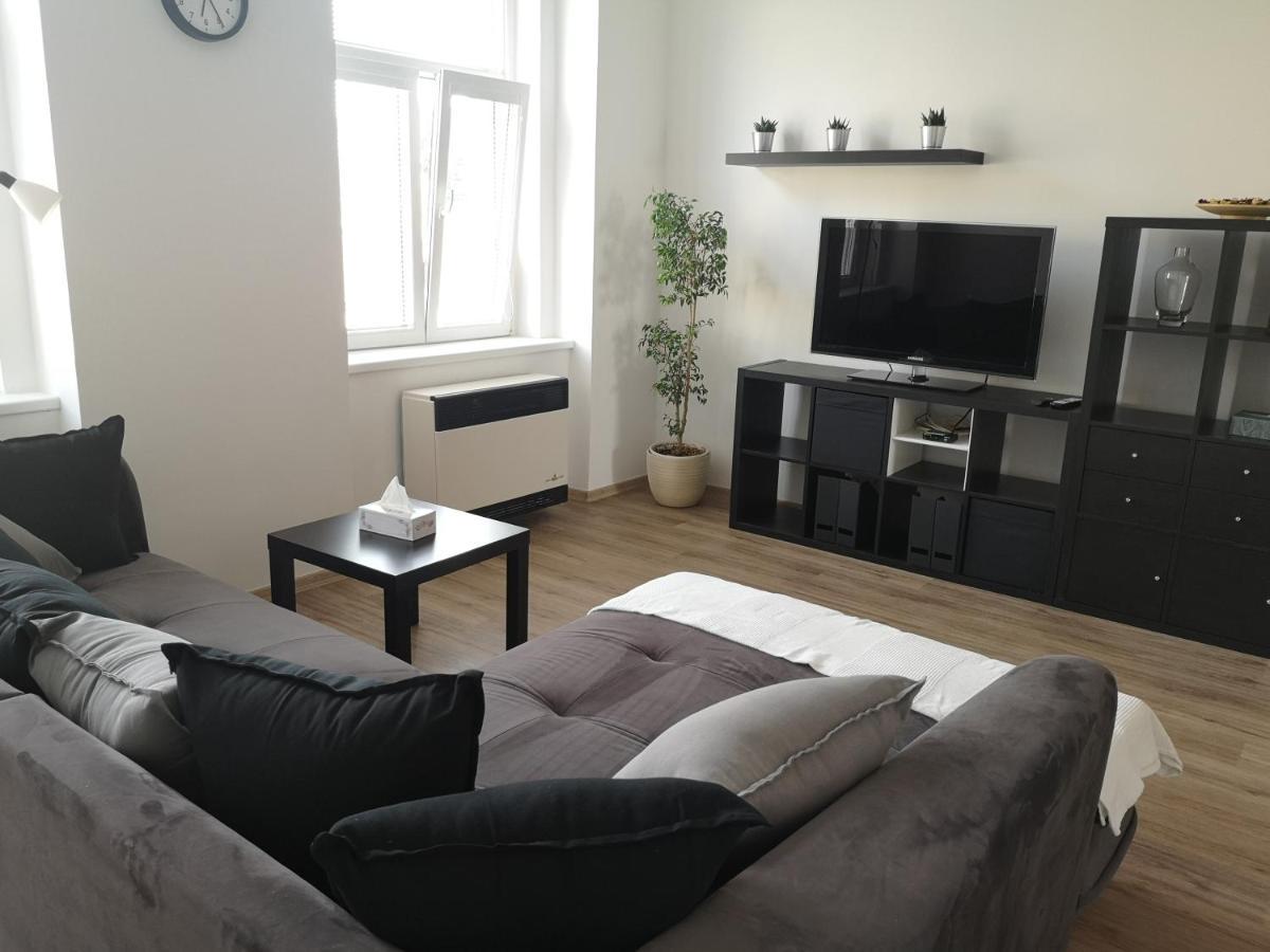 Fine Apartment In Centrum Of Slany With Aircondition Ngoại thất bức ảnh
