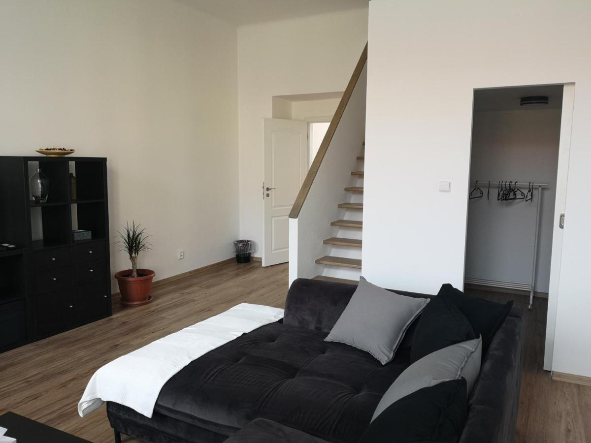 Fine Apartment In Centrum Of Slany With Aircondition Ngoại thất bức ảnh