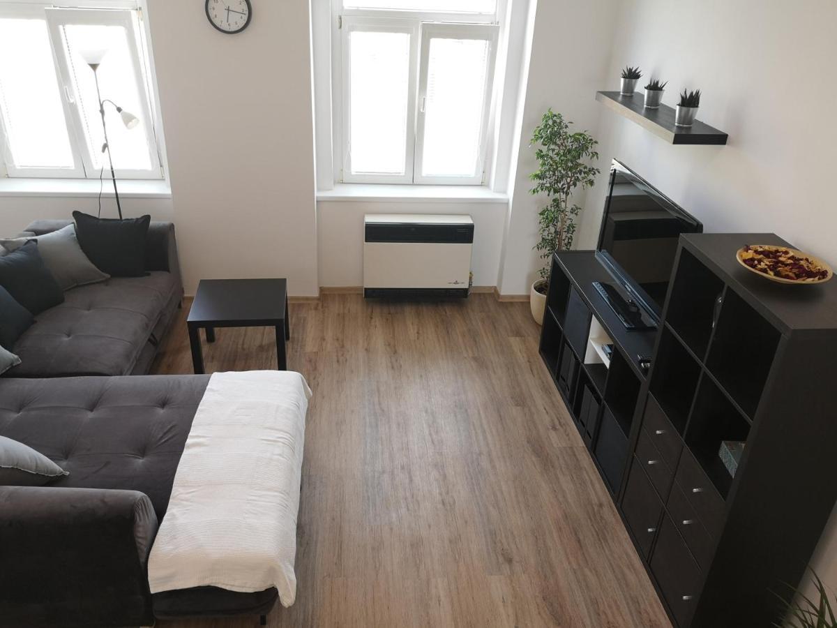 Fine Apartment In Centrum Of Slany With Aircondition Ngoại thất bức ảnh