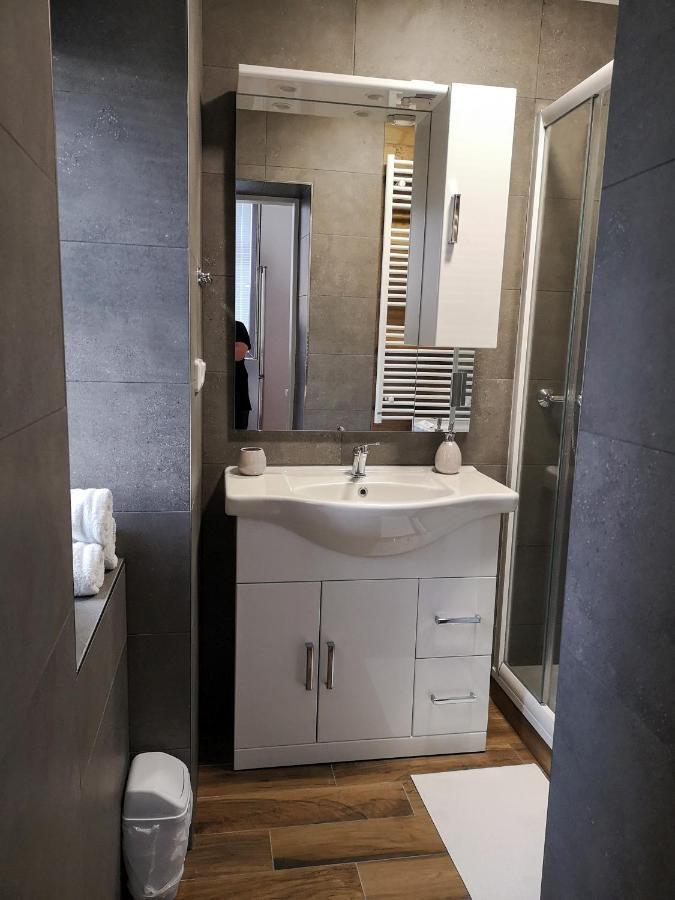Fine Apartment In Centrum Of Slany With Aircondition Ngoại thất bức ảnh
