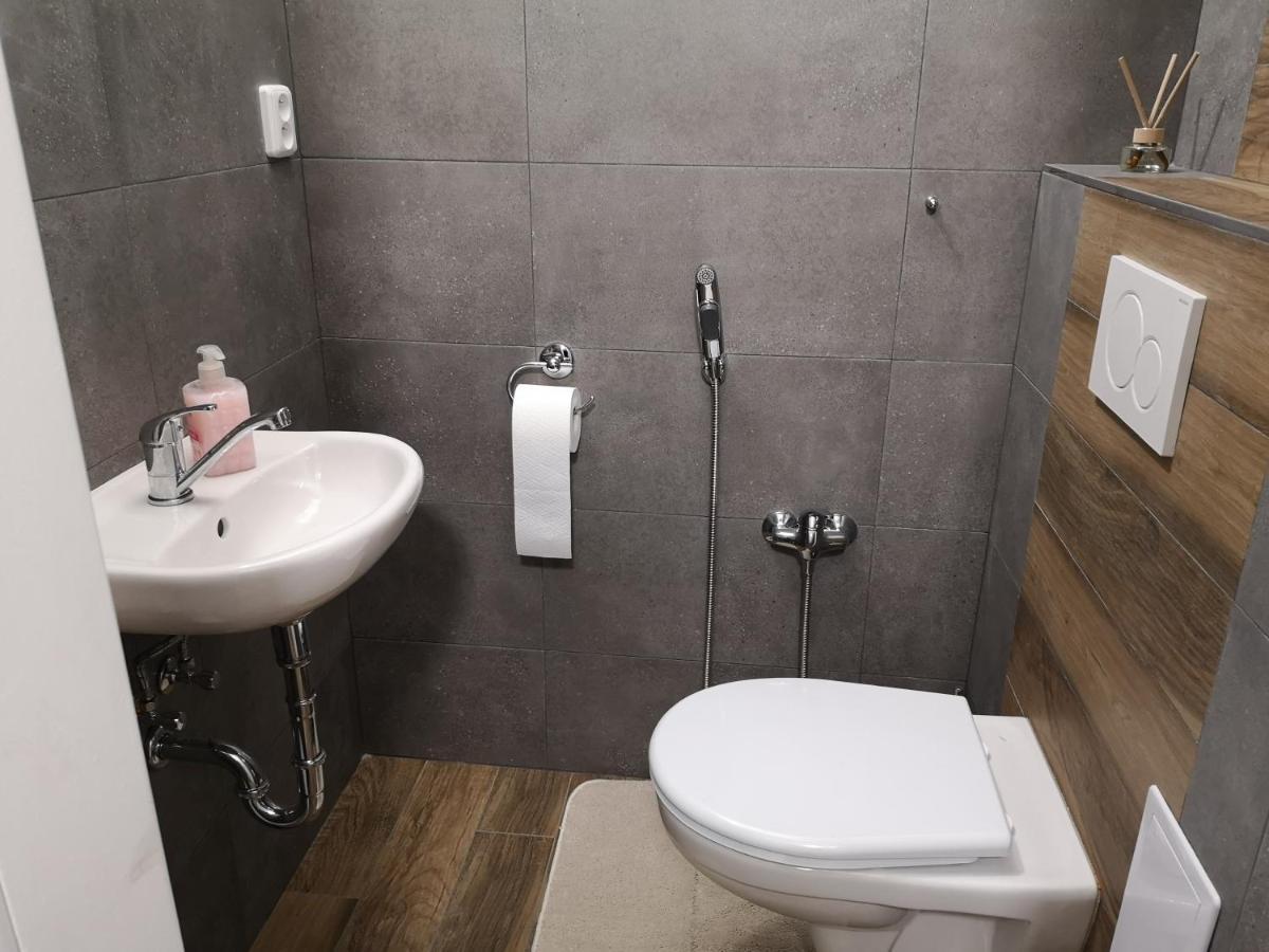 Fine Apartment In Centrum Of Slany With Aircondition Ngoại thất bức ảnh